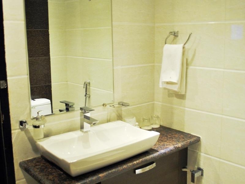 ホテル ザ サファイア グランド バラナシ 部屋 写真